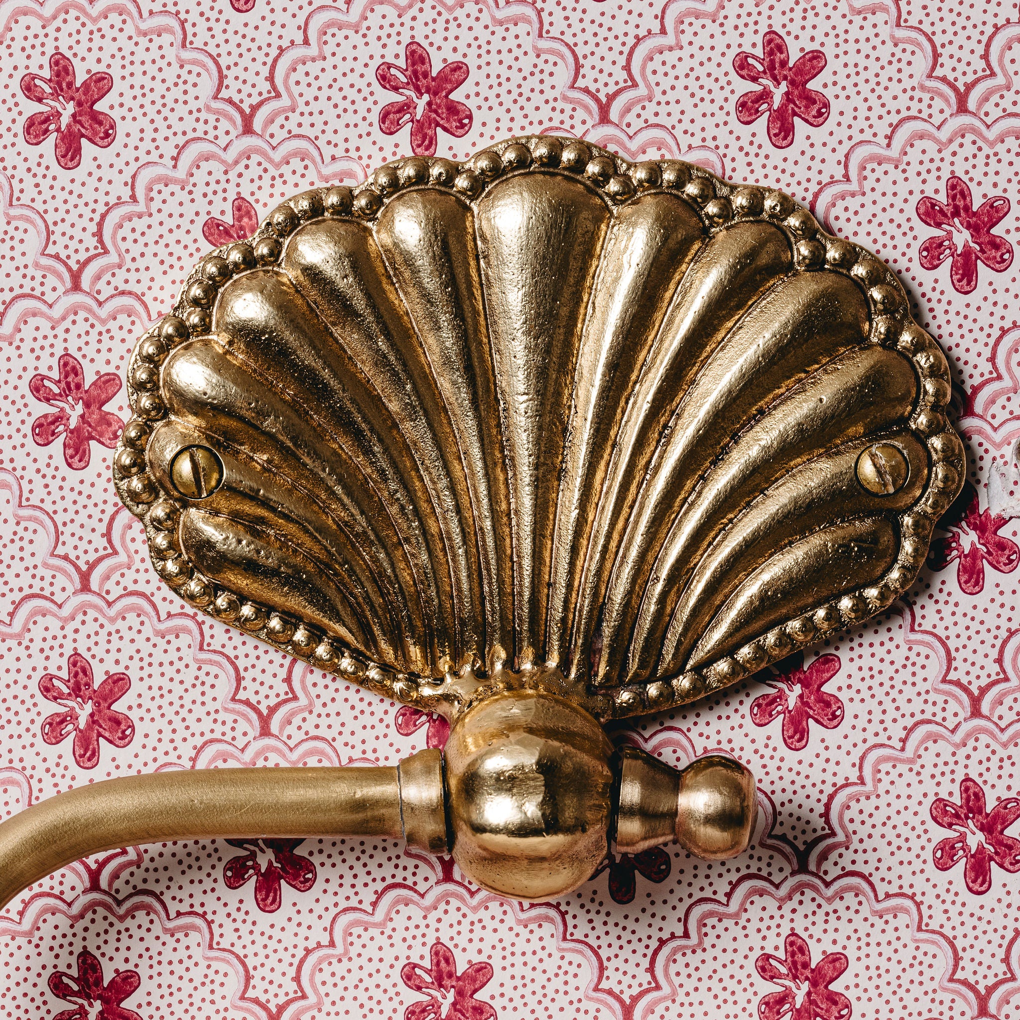 Cara-brass-toilet-roll-holder-close-up-image