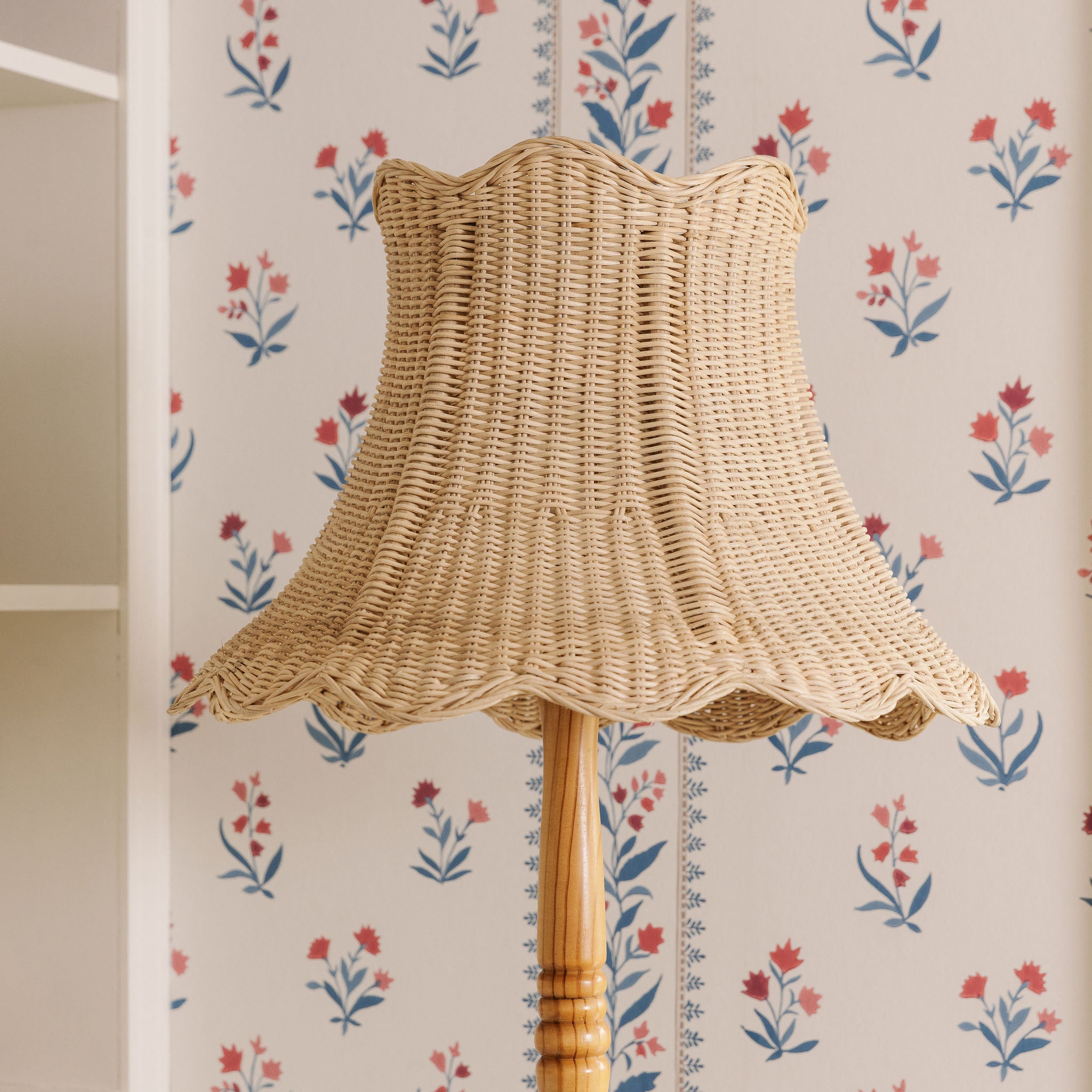 Cecelia rattan scalloped lampshade front image