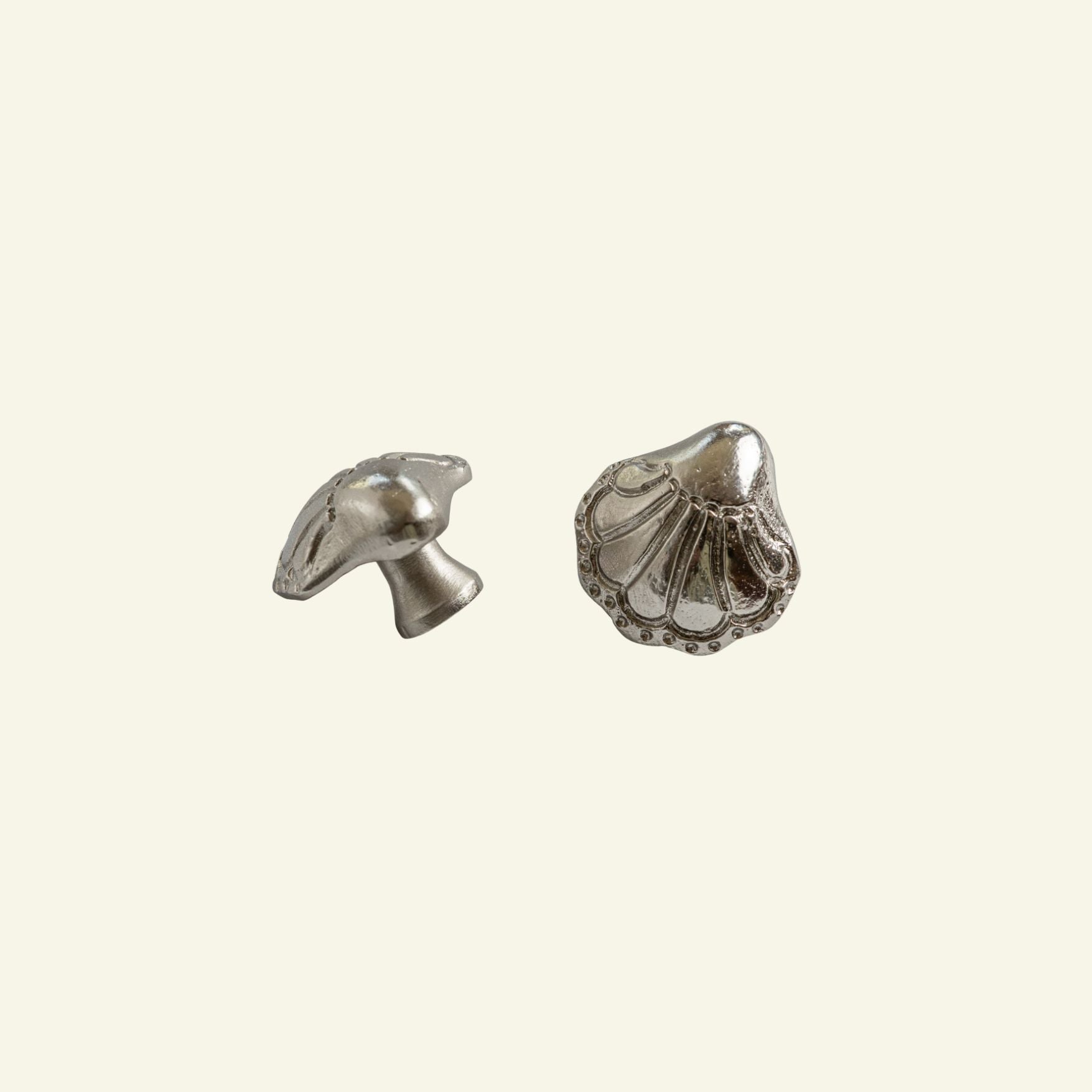 Chunky-shell-knob-chrome-no-background