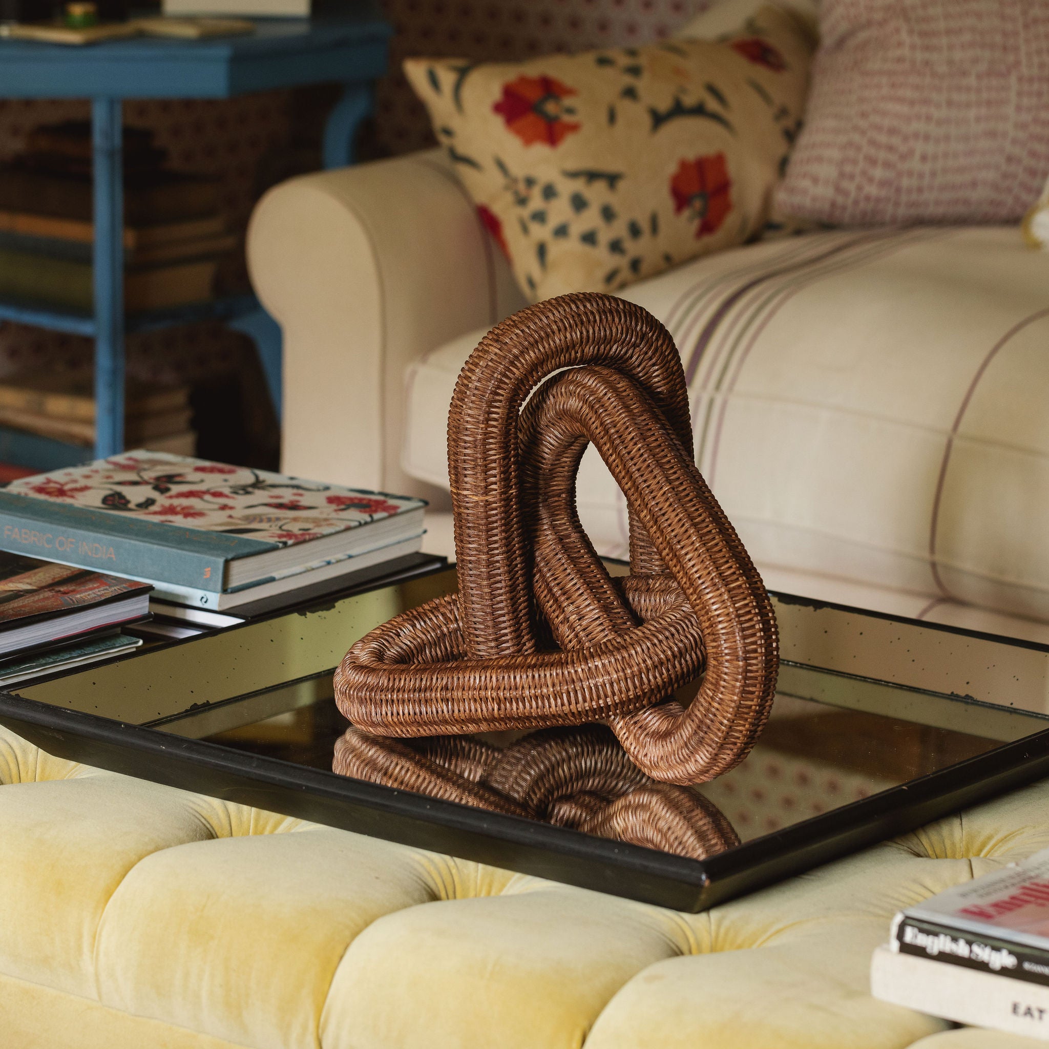 The-RATTAN-Chunky-Chain-OBJECT-ON-A-TABLE