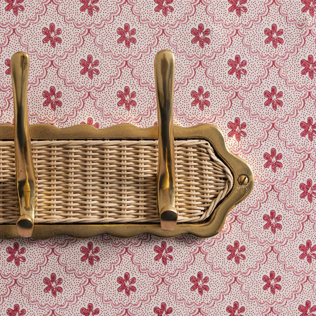 Delilah 3-Hook Rack, Brass & Natural lifestyle close up