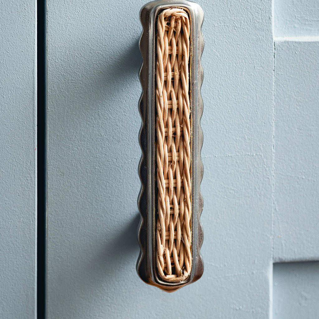 Delilah Handle, chrome & Natural lifestyle close up