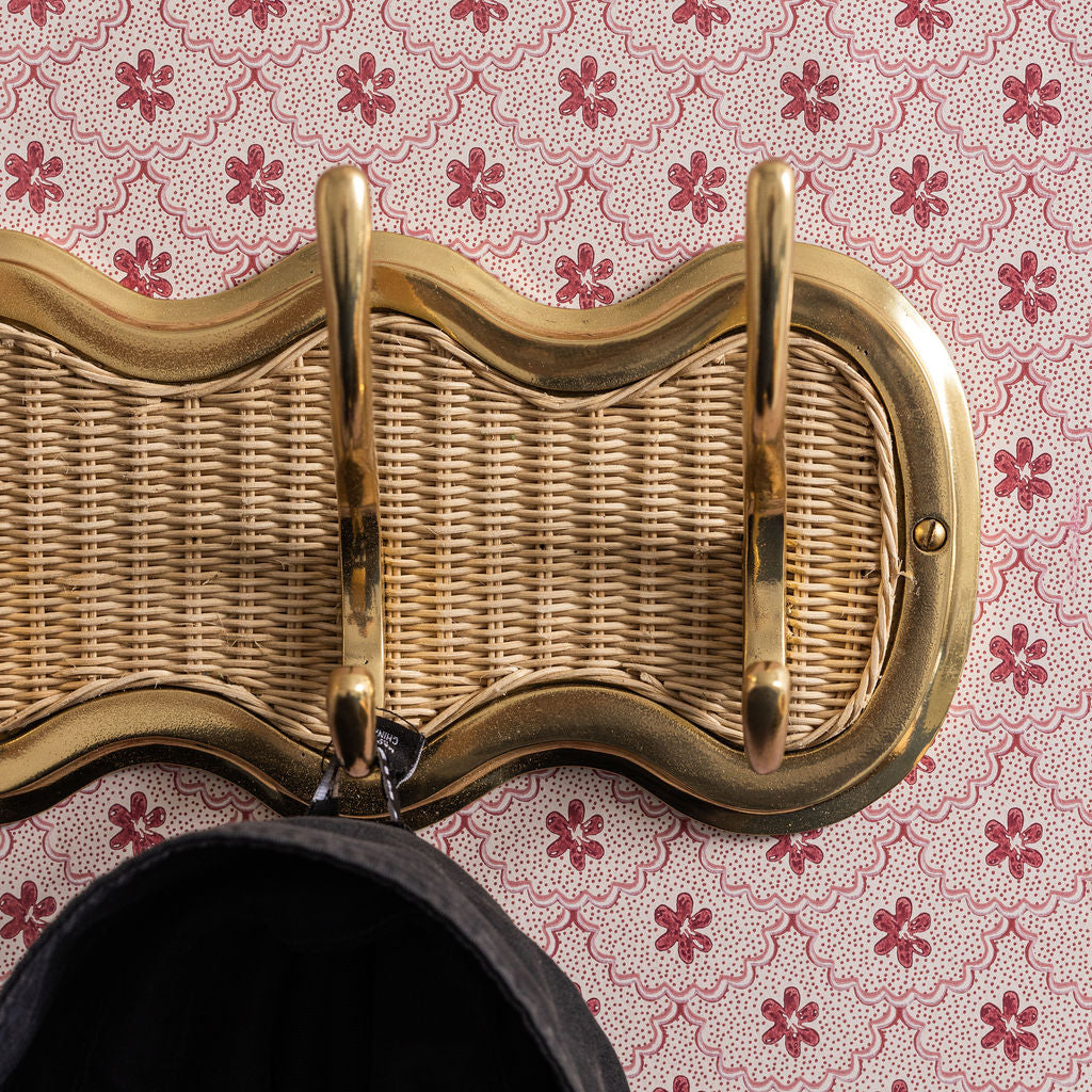 Eliza 3-Hook Rail, Gold & Natural lifestyle close up