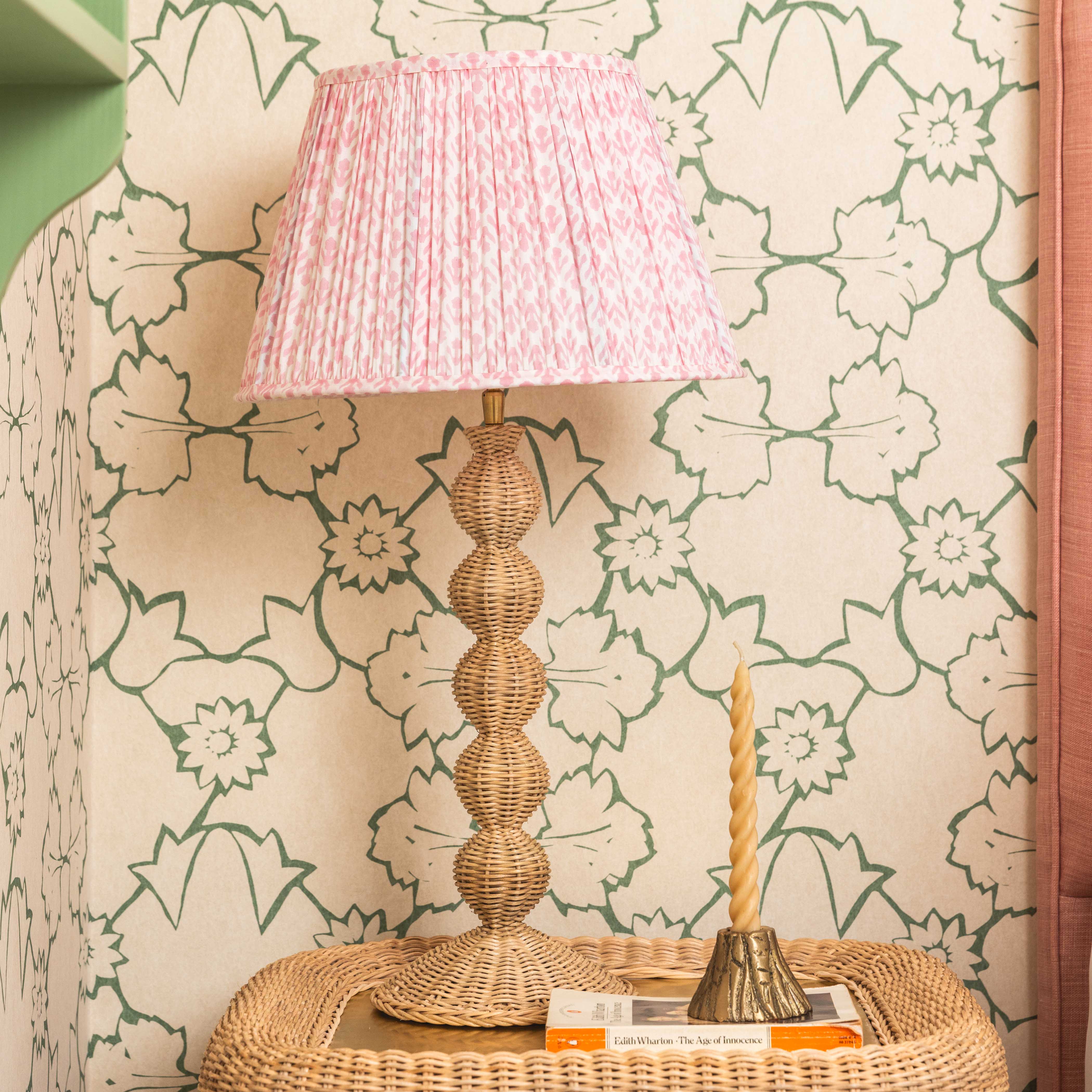 BOBBIN-RATTAN-TABLE-LAMP