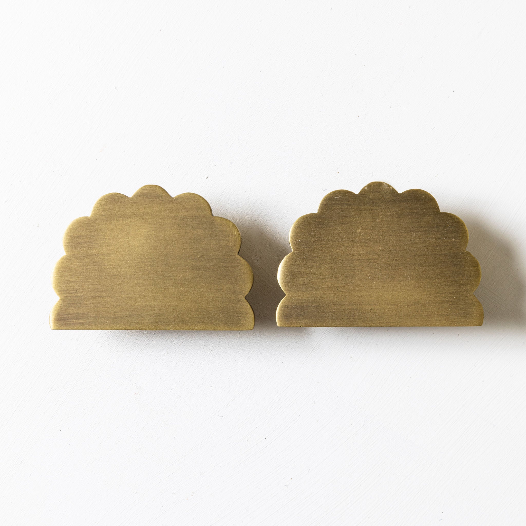 Scallop-knobs-antique-brass