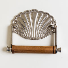 Shell-toilet-roll-chrome-finish-closeup