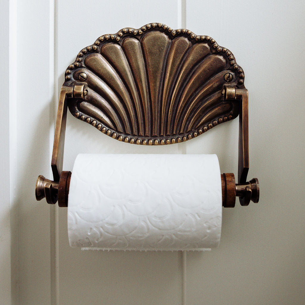 Shell-toilet-roll-holder-aged-brass-front-image