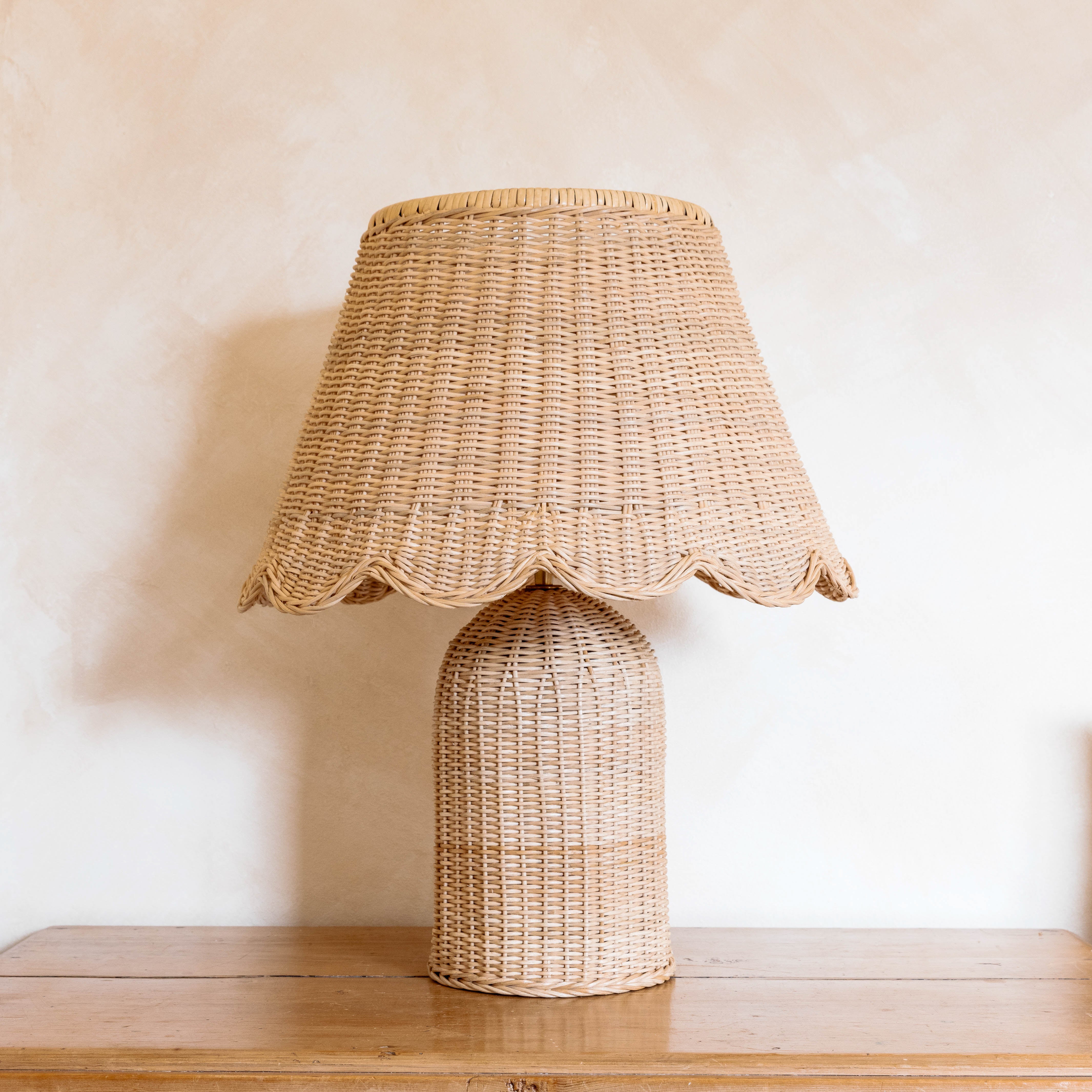 Sienna-table-lamp-on-a-table-with-the-lampshade