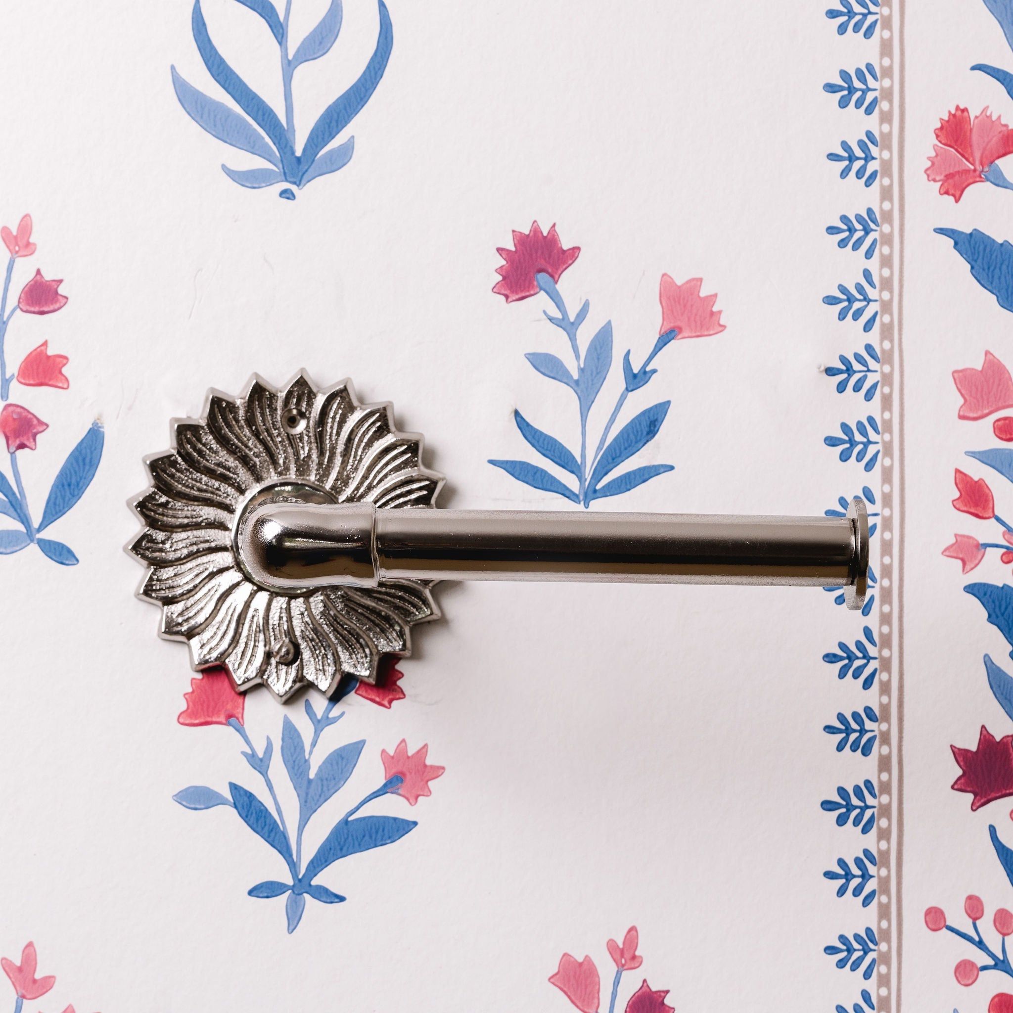 Sun-toilet-roll-holder-chrome-wall-mounted