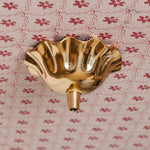 Wavy-ceiling-rose-side-image-close-up